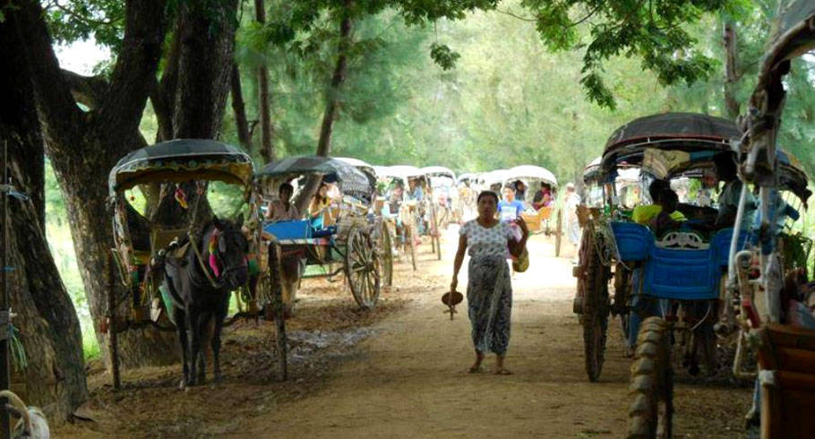 Horse-Cart-Inwa-Myanmar