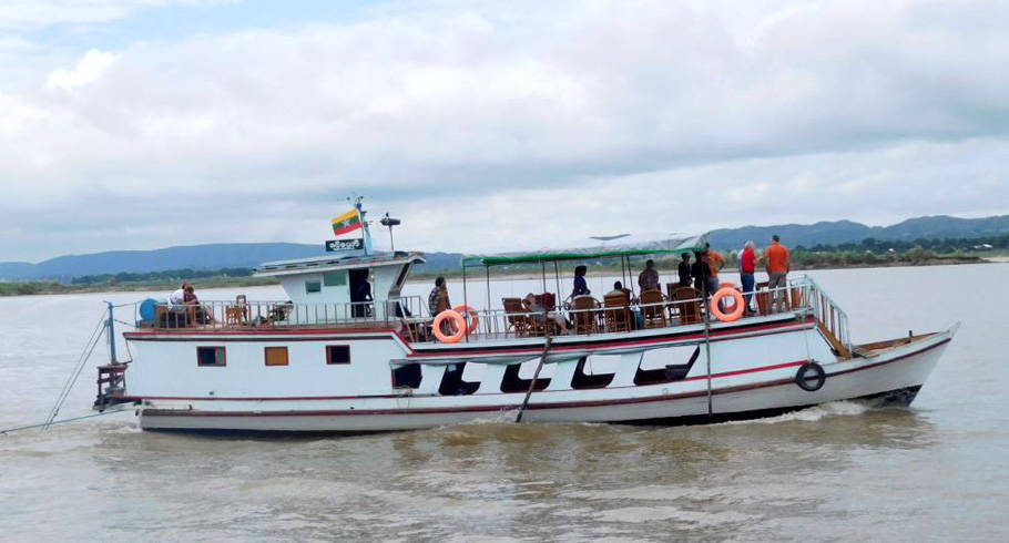 Mingun-Ferry-Myanmar