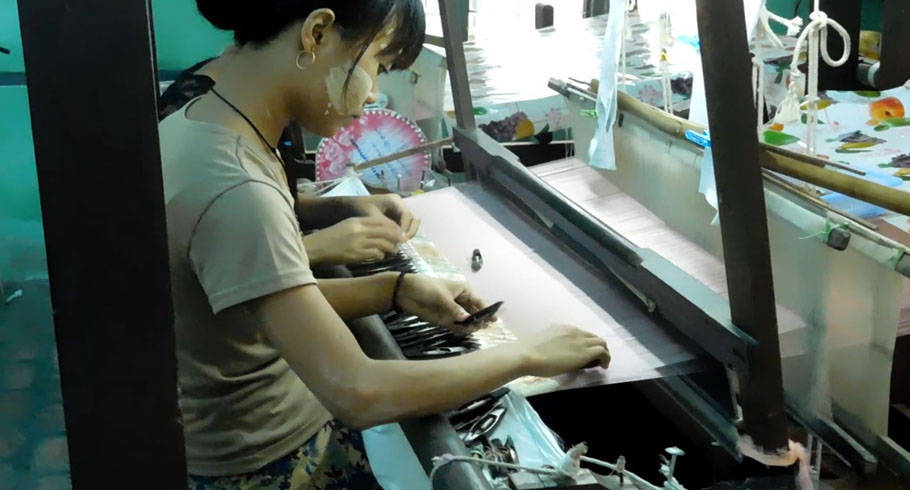 Silk-Weaving-Amarapura-Myanmar